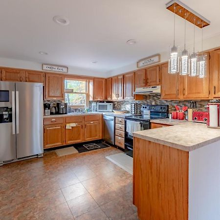 Luxurious House With Largest Hot Tub & Perfect Retreat! Villa Lake Harmony Exterior photo